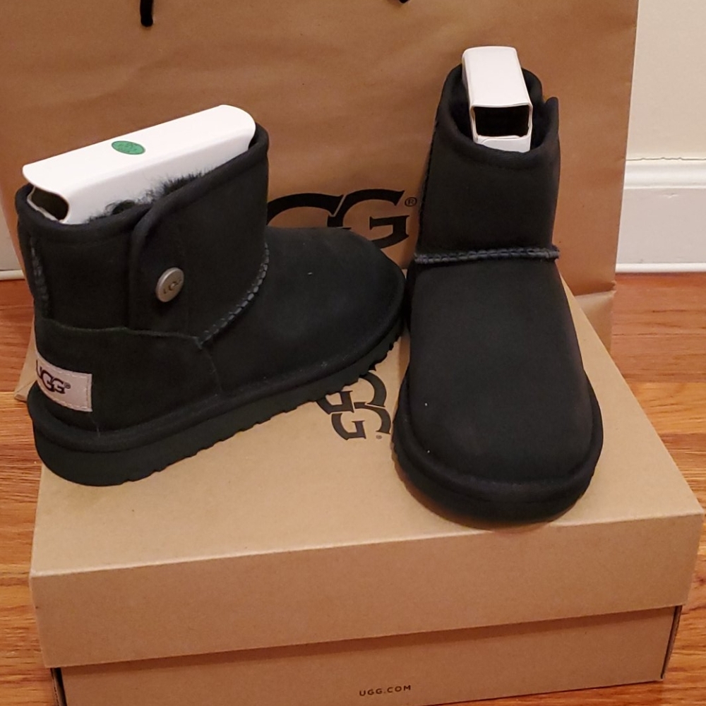 Cute UGG boots for girls